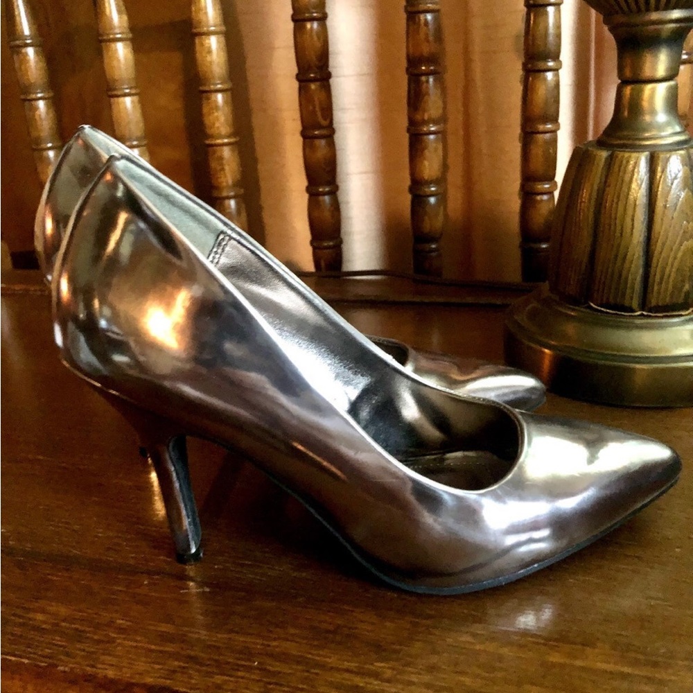 New NIB Rampage silver heels size 6.5